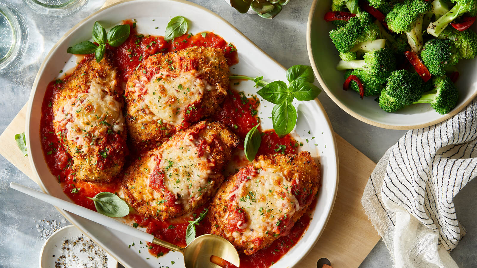 https://stores.thefreshmarket.com/media/1wklqkjj/chicken-parm.jpg