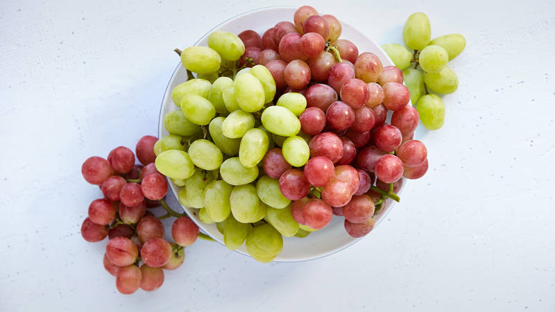ORGANIC Red or Green Seedless Grapes